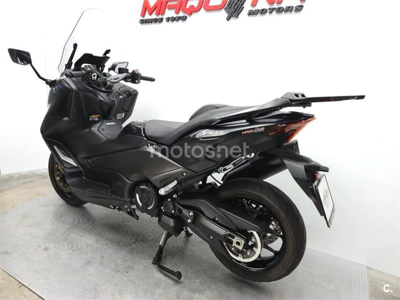 Yamaha TMAX – Vista 17