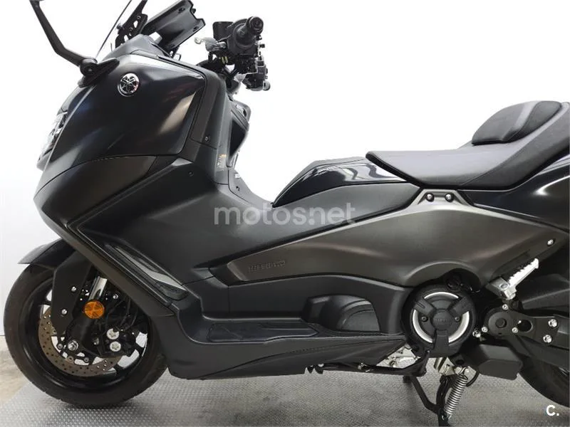 Yamaha TMAX – Vista 19