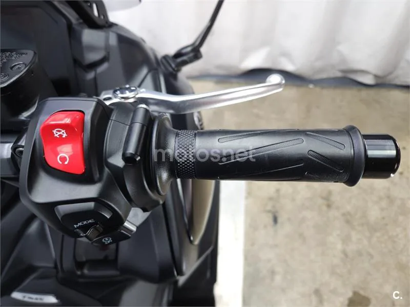 Yamaha TMAX – Vista 10