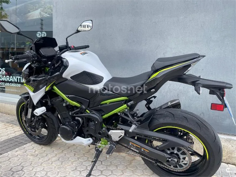 Kawasaki Z900 – Vista 3