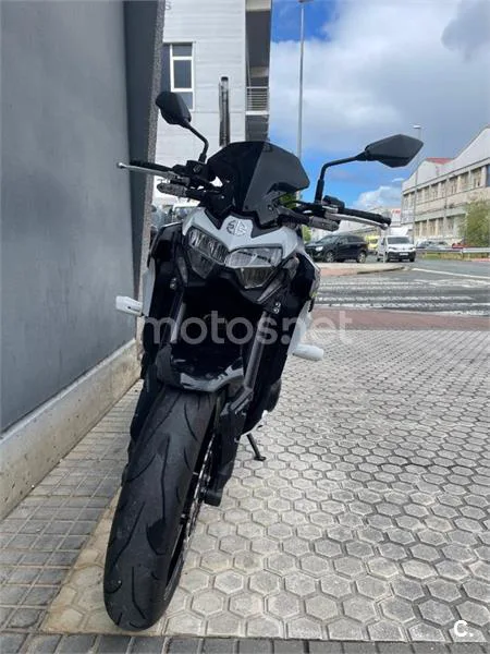 Kawasaki Z900 – Vista 7