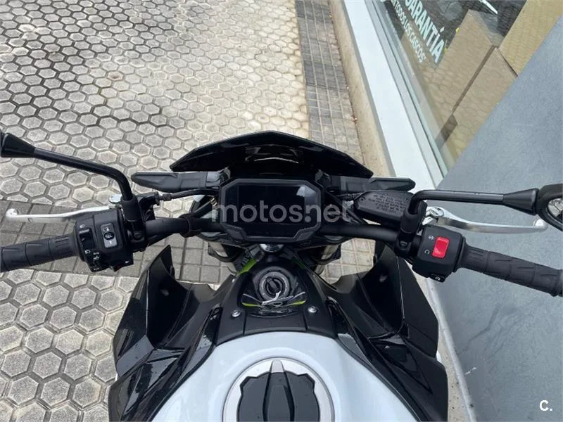 Kawasaki Z900 – Vista 9