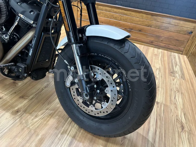 Harley-Davidson Fat Bob - Vista 11