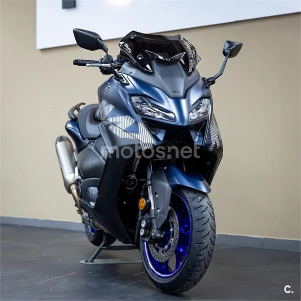 Yamaha TMAX – Vista 3