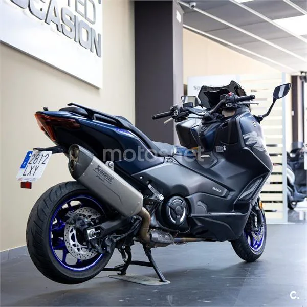 Yamaha TMAX – Vista 6
