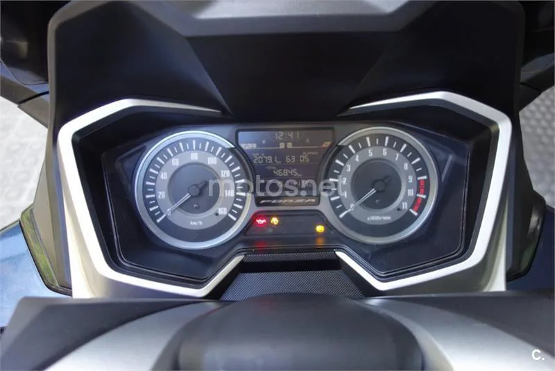 Honda Forza – Vista 10