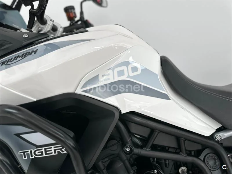 Triumph Tiger 900 – Vista 22