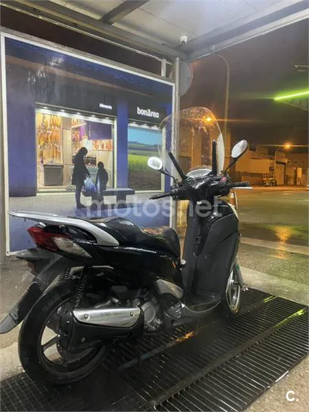 Honda SH 300i – Vista 2