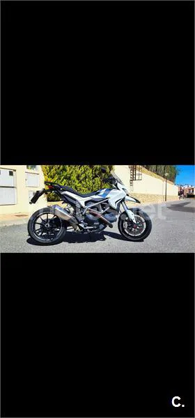 Ducati Hyperstrada – Vista 2