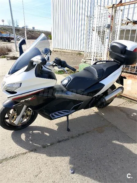 Aprilia SRV 850 5100 € 2013 Valladolid - 1