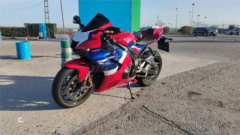 Honda CBR 1000 RR-R Fireblade 20.600 € 2024 Madrid - 2