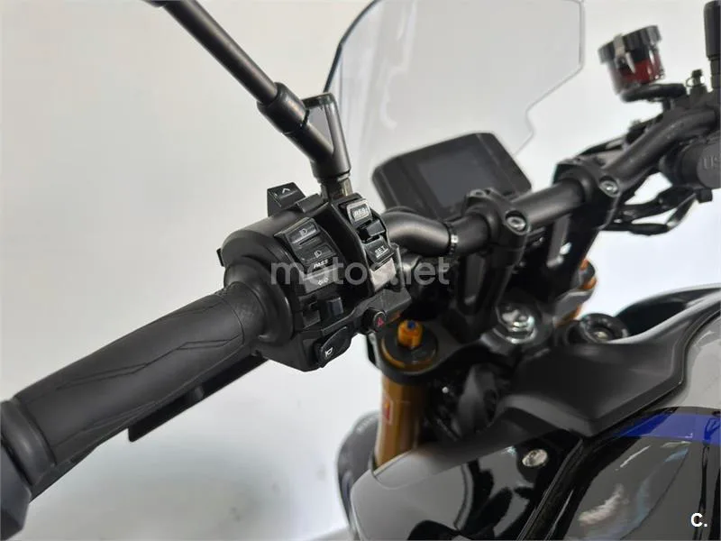 Yamaha MT-09 – Vista 12