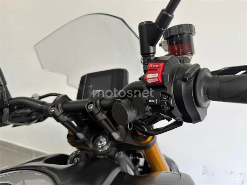 Yamaha MT-09 – Vista 14