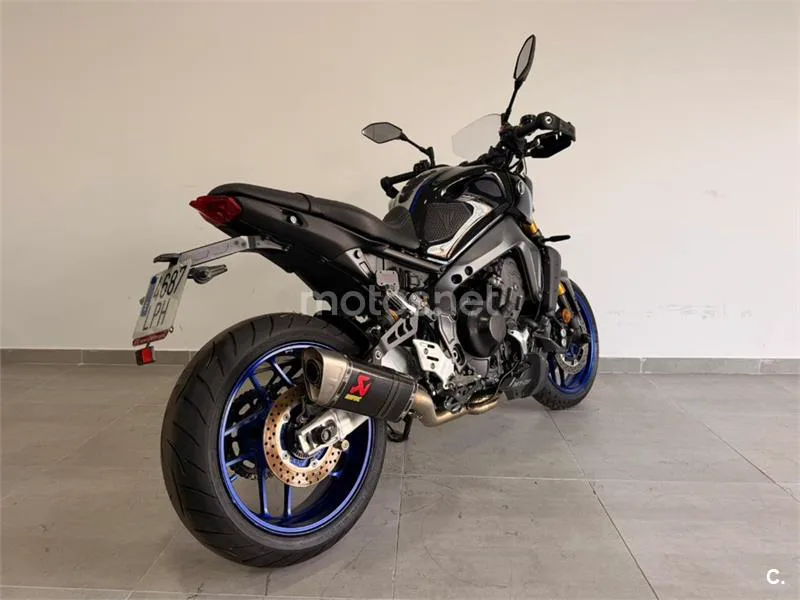 Yamaha MT-09 – Vista 15
