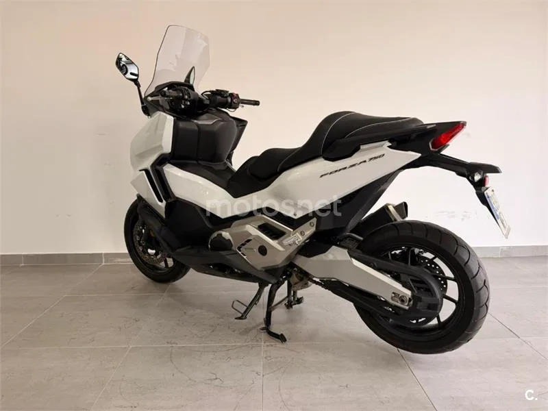 Honda Forza 750 – Vista 11