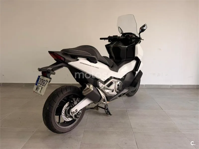 Honda Forza 750 – Vista 16