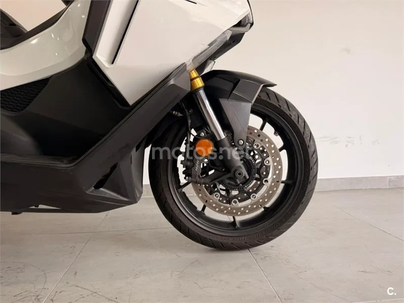 Honda Forza 750 – Vista 4