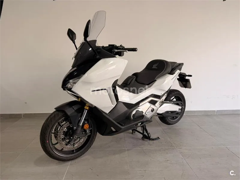 Honda Forza 750 – Vista 7