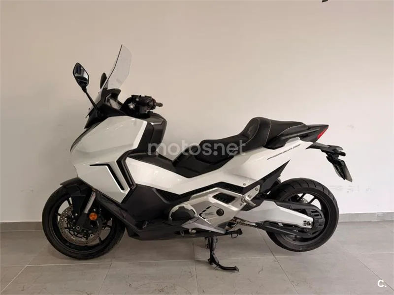 Honda Forza 750 – Vista 8