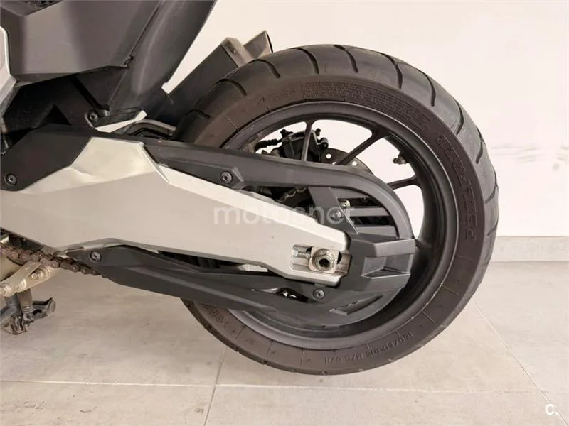 Honda Forza 750 – Vista 10