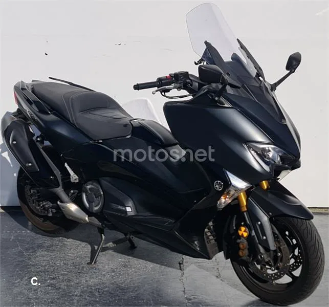 Yamaha TMAX – Vista 4