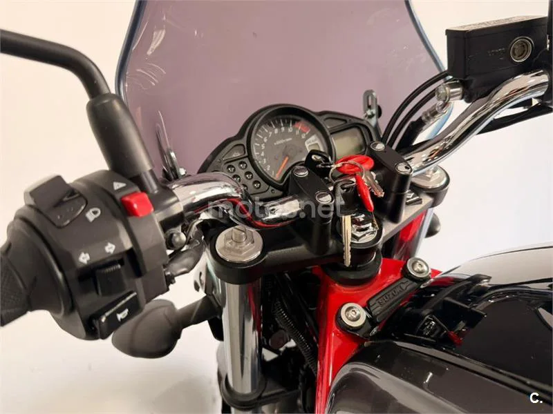 Suzuki SV 650 – Vista 13