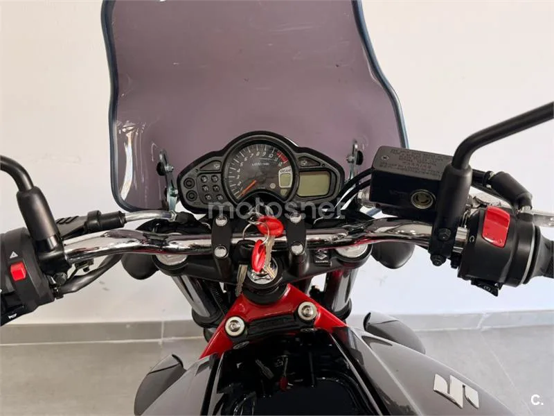 Suzuki SV 650 – Vista 14