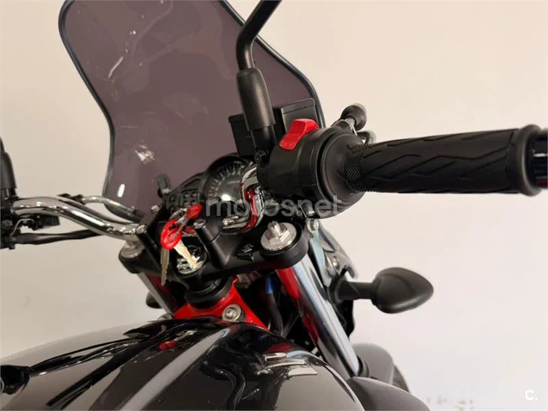 Suzuki SV 650 – Vista 15