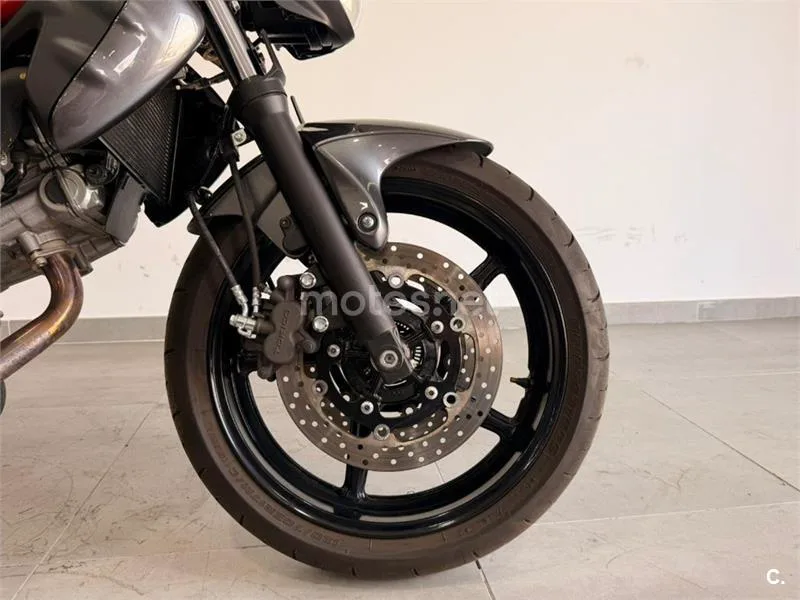 Suzuki SV 650 – Vista 4