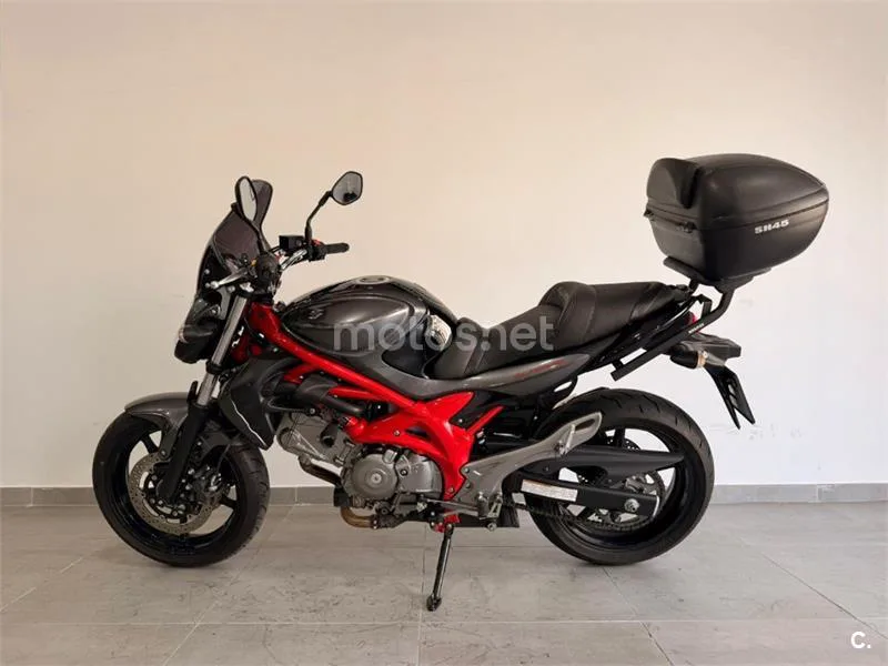 Suzuki SV 650 – Vista 8