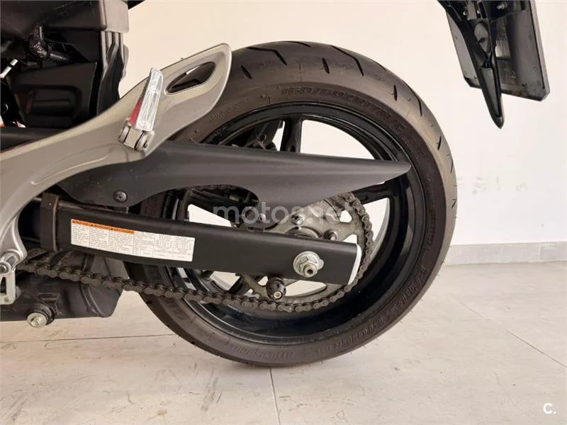 Suzuki SV 650 – Vista 10
