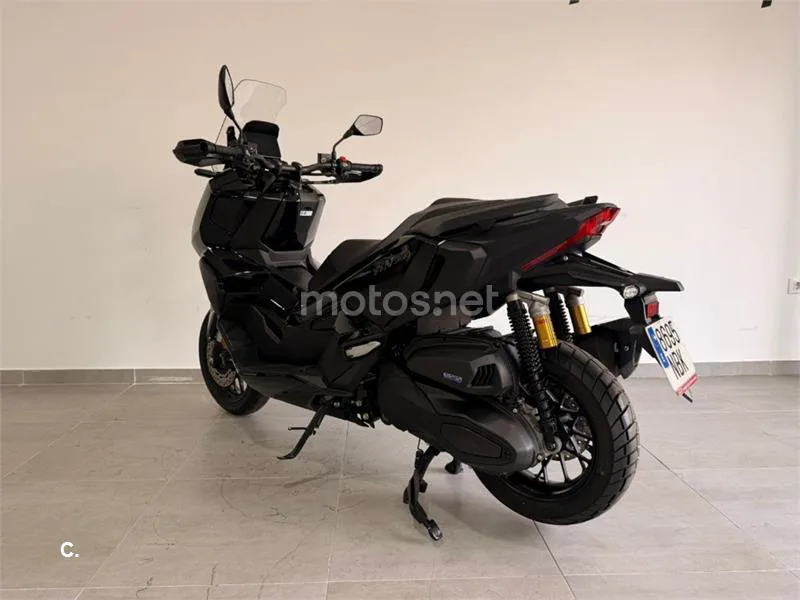 Honda ADV 350 – Vista 11