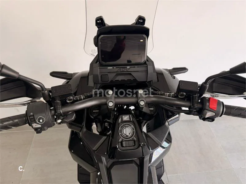 Honda ADV 350 – Vista 14