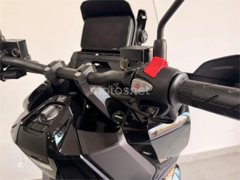 Honda ADV 350 – Vista 15