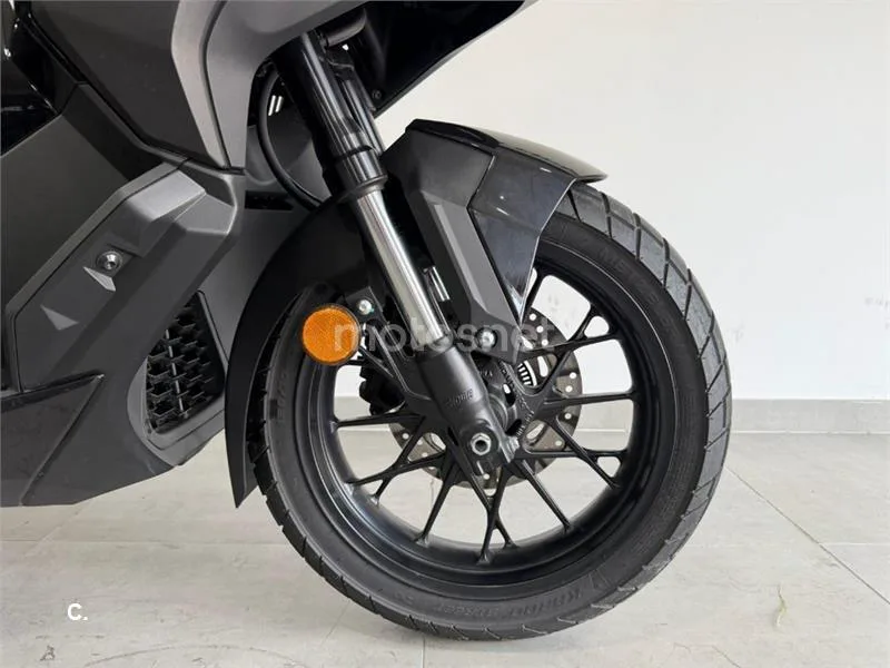 Honda ADV 350 – Vista 4