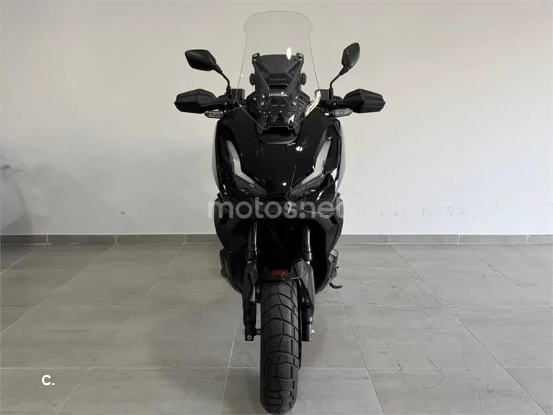 Honda ADV 350 – Vista 6