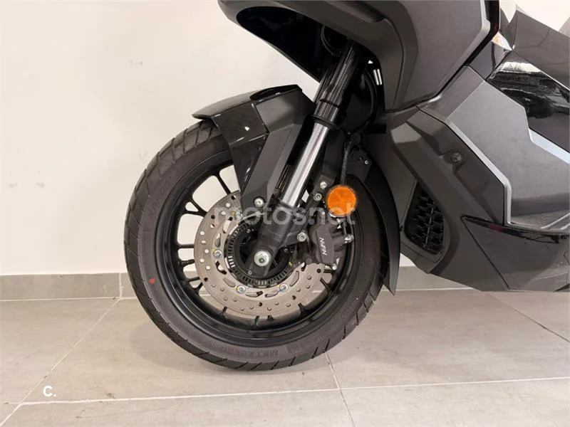 Honda ADV 350 – Vista 9