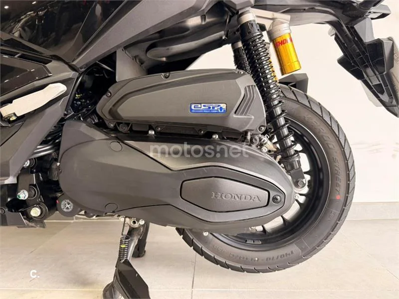 Honda ADV 350 – Vista 10
