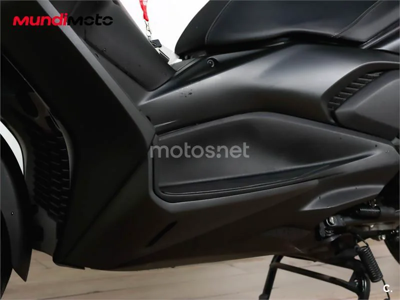 Yamaha XMAX 300 – Vista 10
