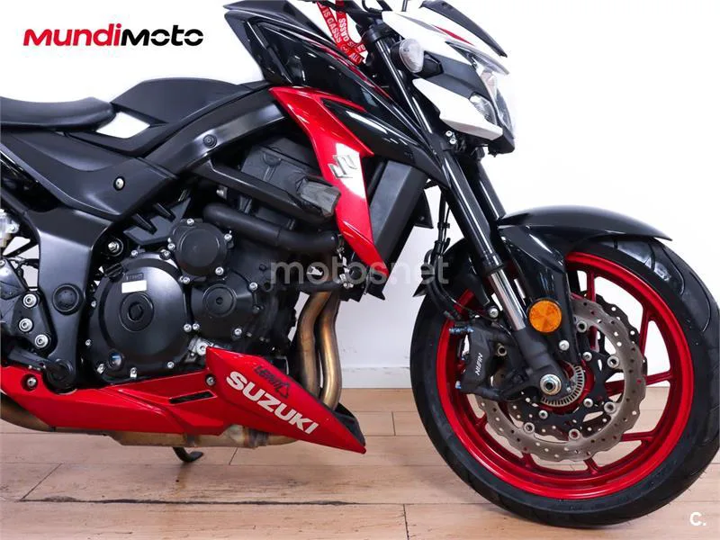 Suzuki GSX-S750 – Vista 26
