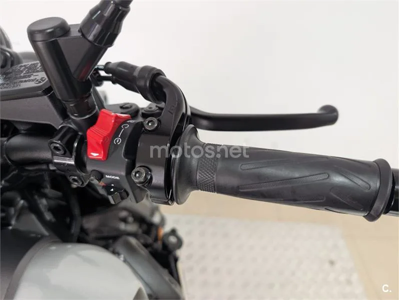 Yamaha XSR 900 – Vista 11