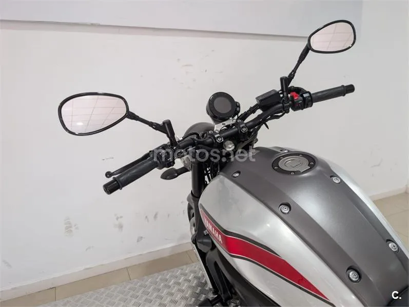 Yamaha XSR 900 – Vista 12