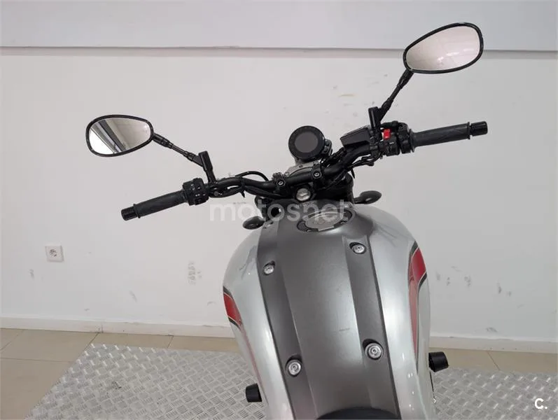 Yamaha XSR 900 – Vista 13