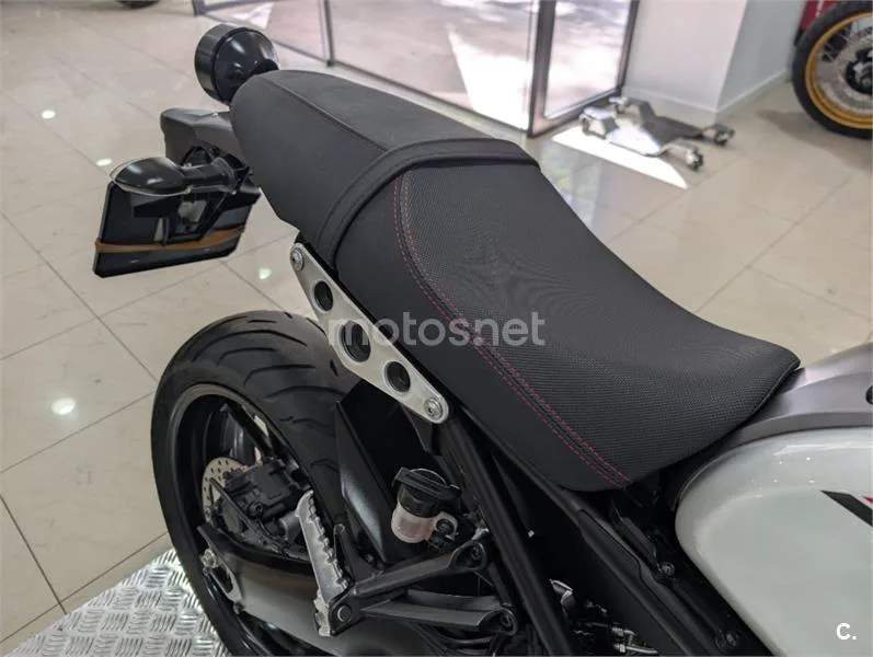 Yamaha XSR 900 – Vista 17