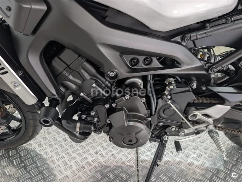 Yamaha XSR 900 – Vista 21