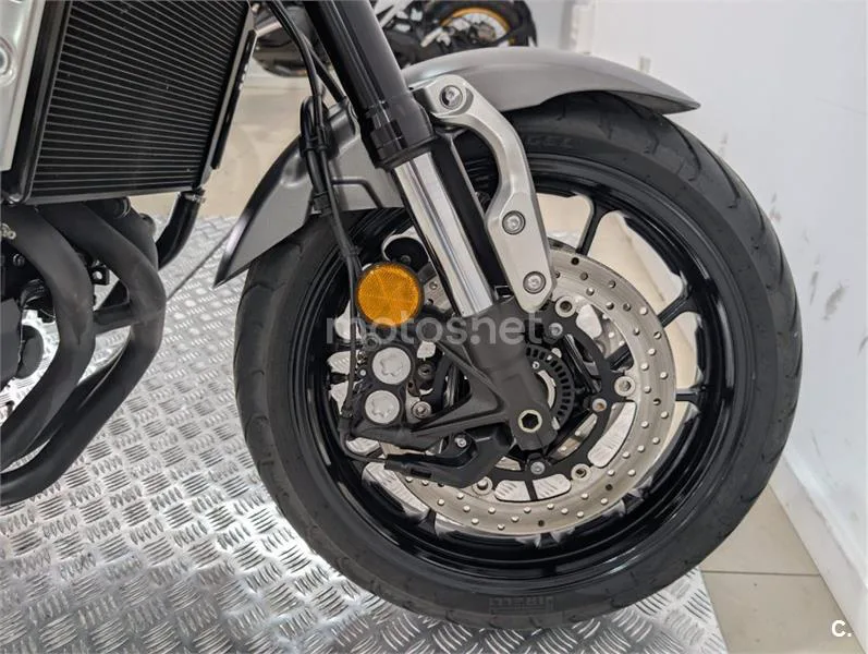Yamaha XSR 900 – Vista 23