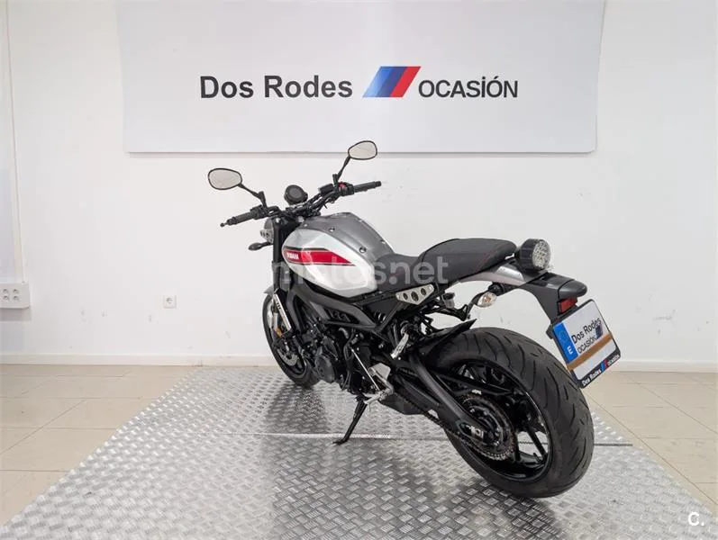 Yamaha XSR 900 – Vista 9