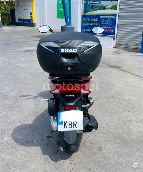 Honda PCX 125 – Vista 4