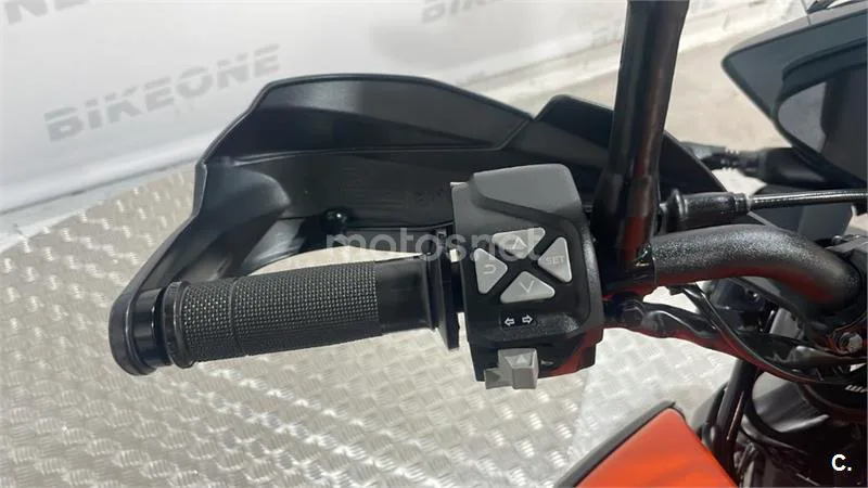 KTM 390 – Vista 10