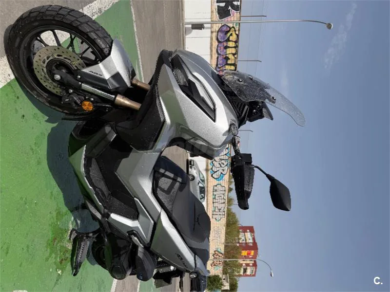 Honda ADV 350 – Vista 3